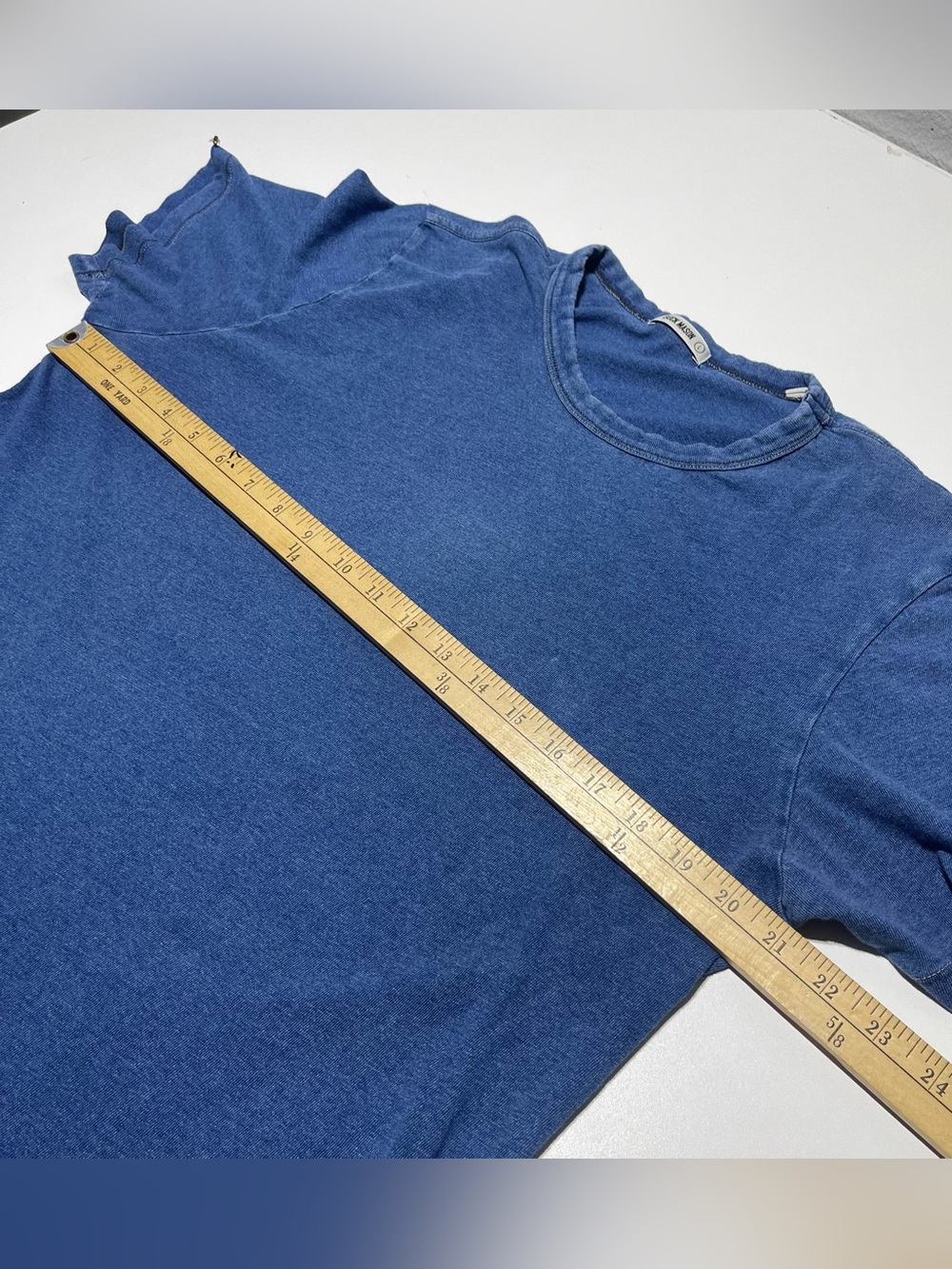 Buck Mason Indigo Blue Chambray Denim T Shirt Men’s Size Large - Picture 4 of 6